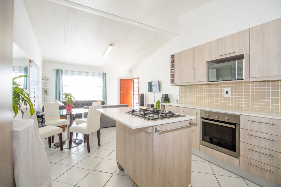 To Let 2 Bedroom Property for Rent in Fish Hoek Western Cape